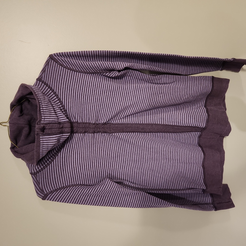 Lululemon turtleneck reverse purple sweater size L
